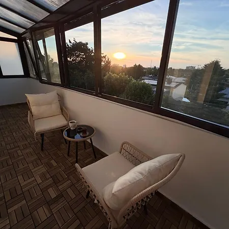 Stylish With Conservatory, Balcony