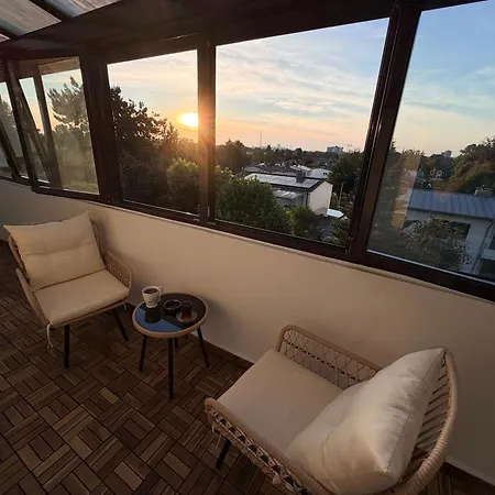 Stylish With Conservatory, Balcony